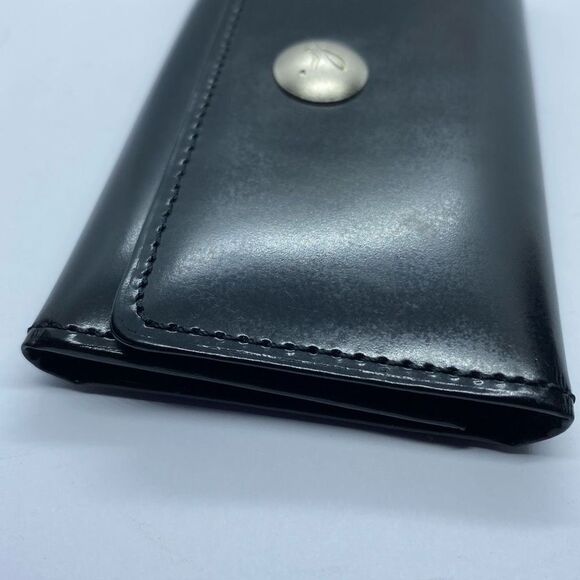 Authentic Agnes B. Black Patent Leather 5 Clip Key Case - Picture 4 of 11